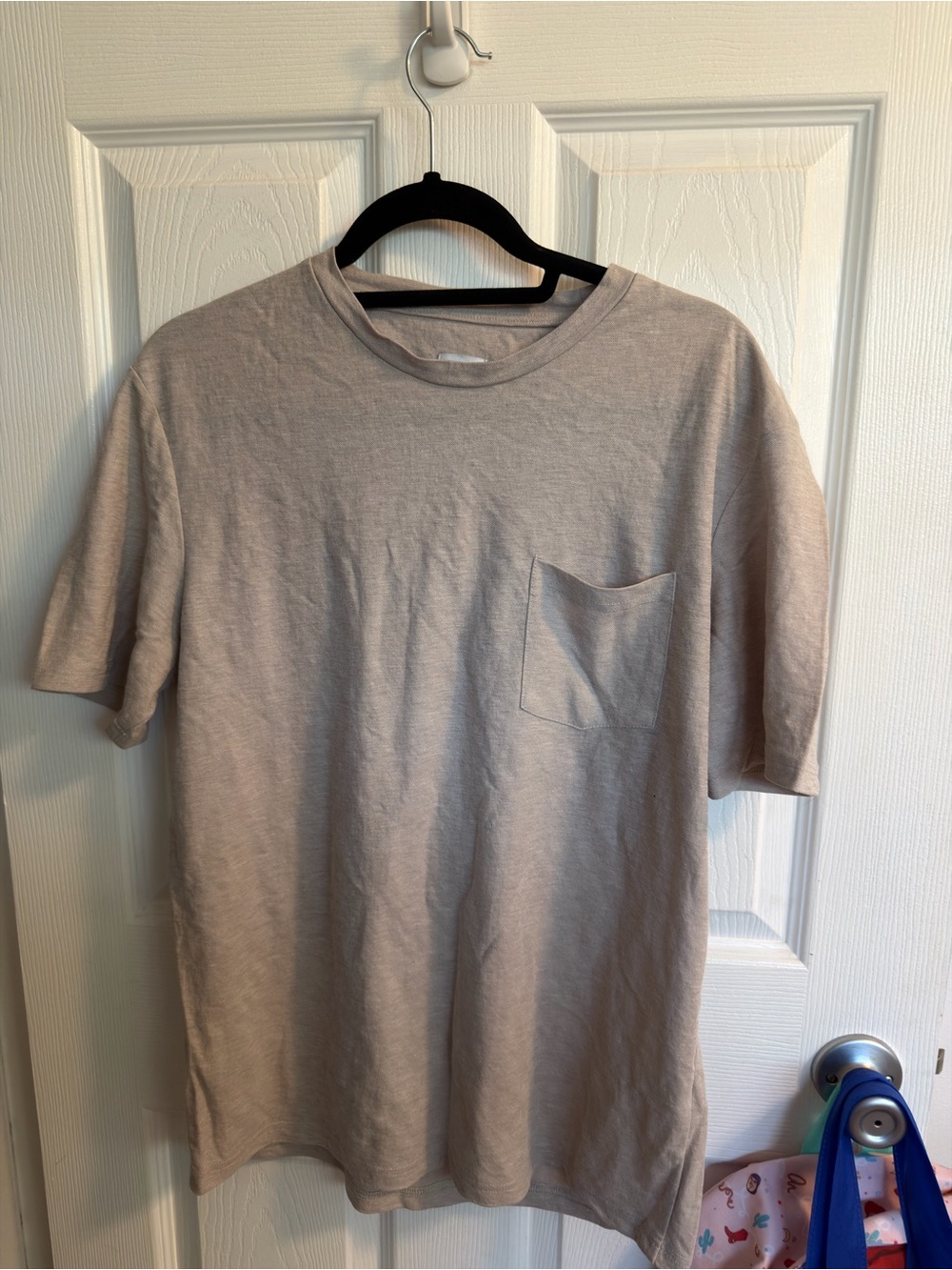 Zara Men's Short-Sleeve Pocket Tee in Light Beige